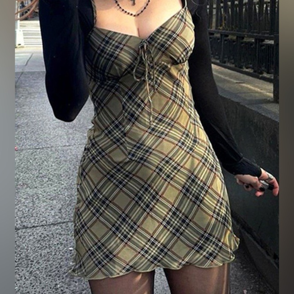 Emmiol - Olive Green Dress
